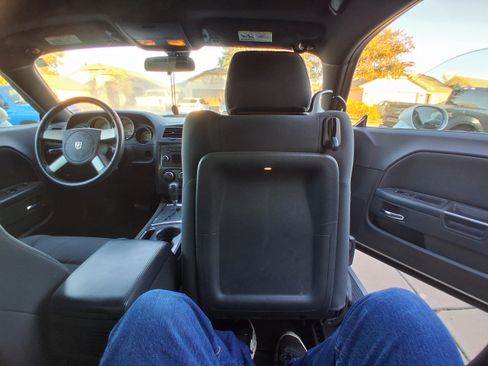 Used 2010 Dodge Challenger R/T image 24