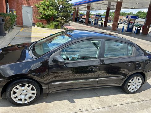 Used 2010 Nissan Sentra 2.0 S w/ Convenience Pkg FWD image 6