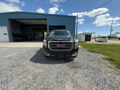 Used 2018 GMC Yukon XL SLT RWD image 4