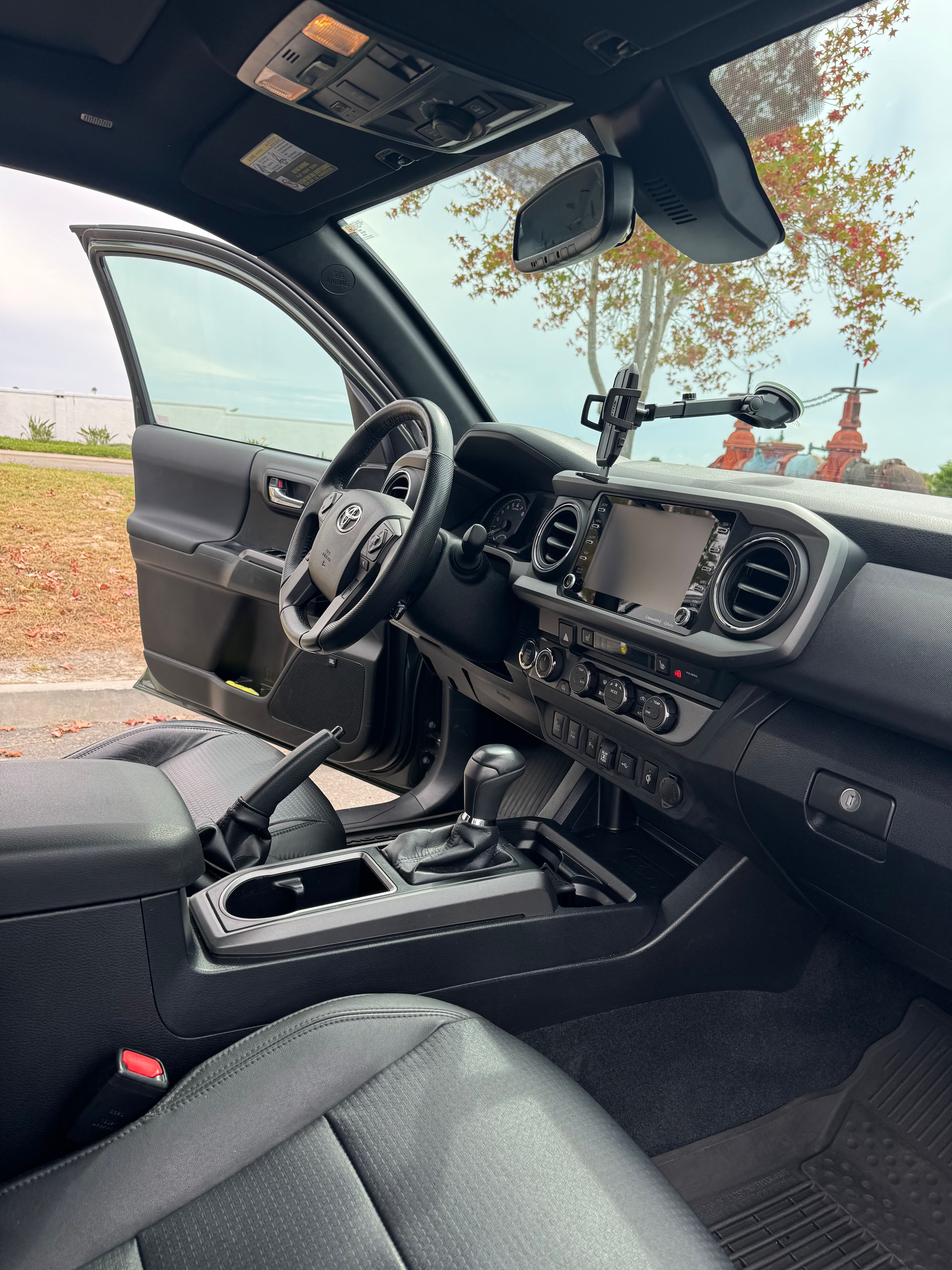 Used 2022 Toyota Tacoma TRD Off-Road w/ TRD Premium Off Road Package AWD/4WD image 22