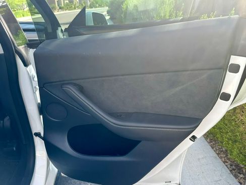 Used 2023 Tesla Model Y AWD image 17
