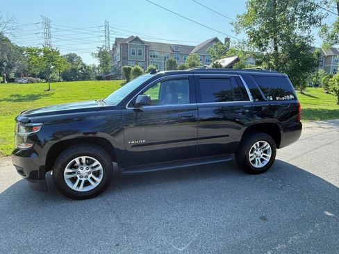 Used 2017 Chevrolet Tahoe LT image 1