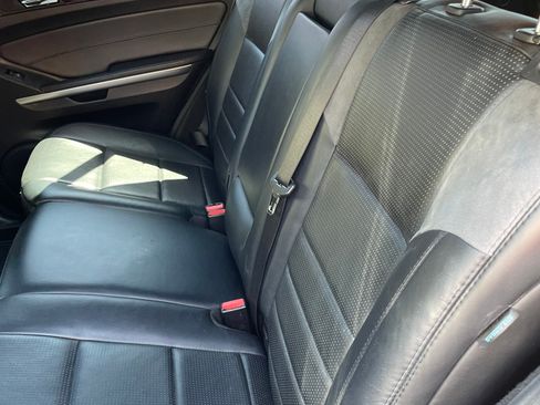 Used 2011 Mercedes-Benz ML 63 AMG 4MATIC image 22