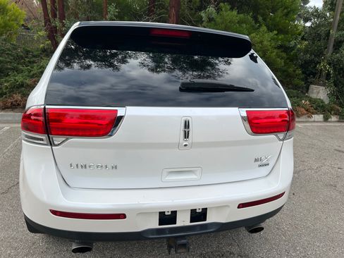 Used 2014 Lincoln MKX AWD w/ Equipment Group 101A image 11