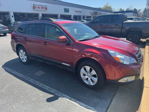 Used 2011 Subaru Outback 2.5i Limited w/ PWR Moonroof Pkg image 2