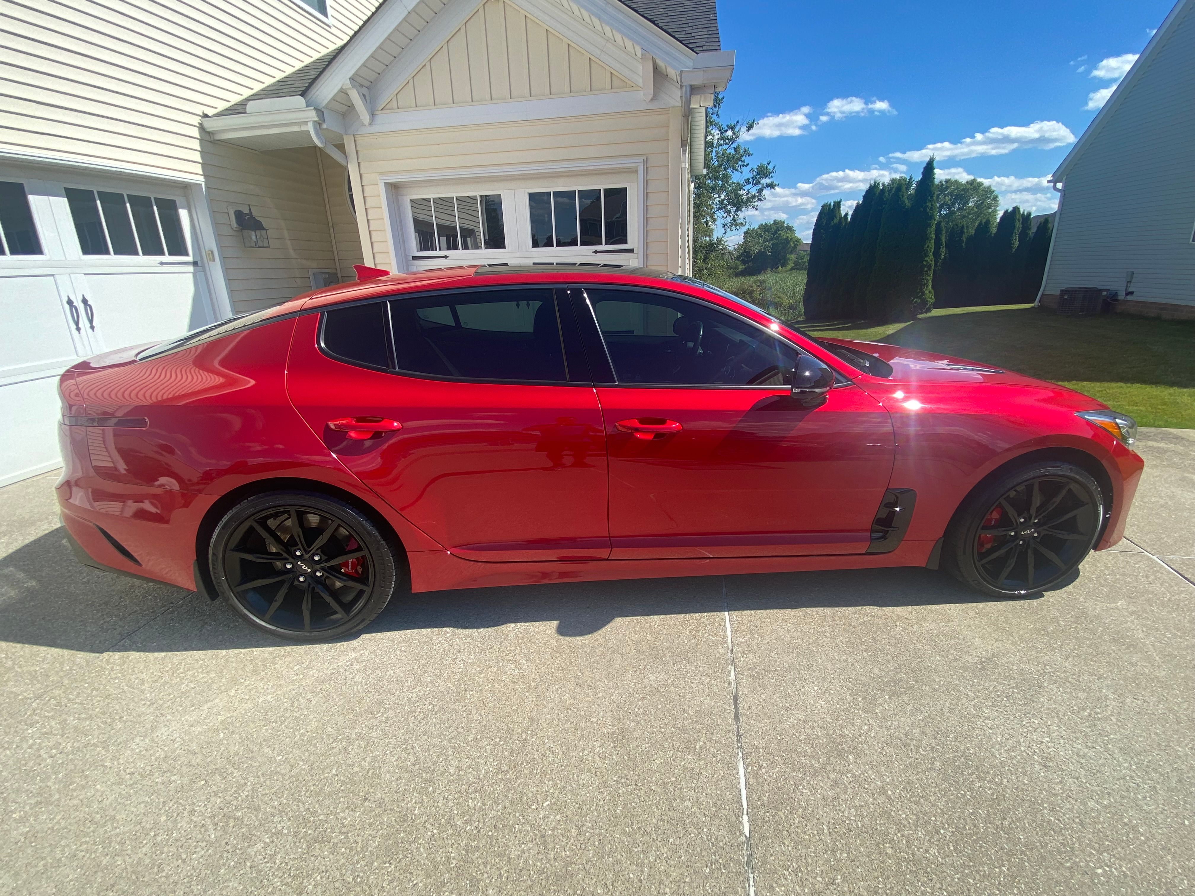 Used 2023 Kia Stinger GT2 AWD/4WD image 1