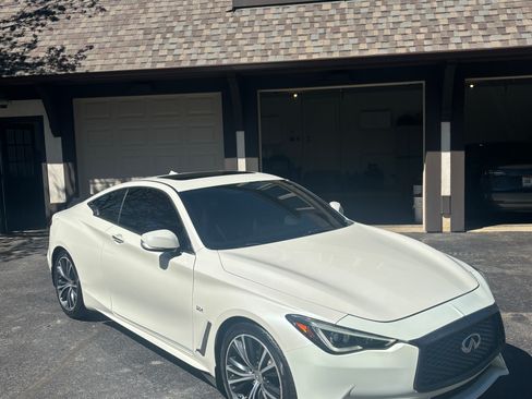 Used 2017 INFINITI Q60 3.0t w/ Premium Plus Package 3.0T AWD/4WD image 10