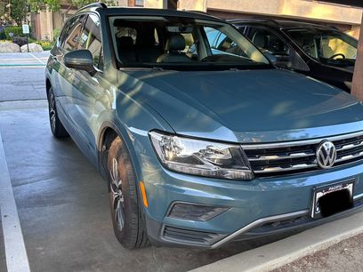 Used 2019 Volkswagen Tiguan SE w/ Panoramic Sunroof Package