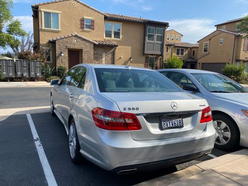Used 2012 Mercedes-Benz E 550 4MATIC Sedan image 14
