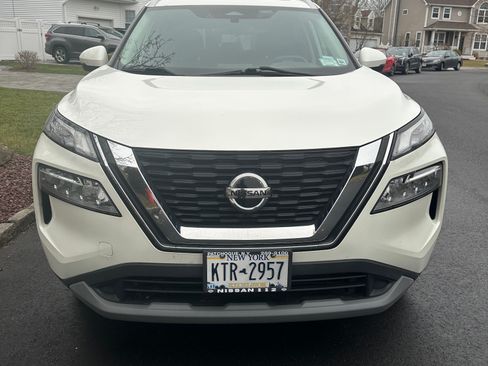 Used 2021 Nissan Rogue SV w/ Premium Package AWD/4WD image 1