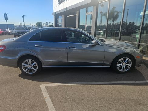Used 2011 Mercedes-Benz E 350 Sedan image 2