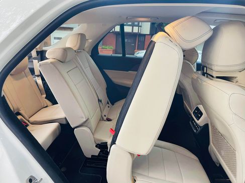 Used 2021 Mercedes-Benz GLE 350 4MATIC image 11