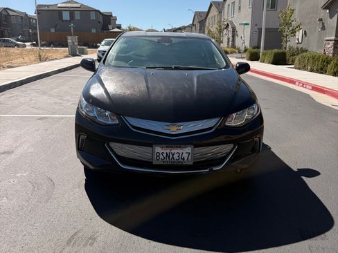 Used 2017 Chevrolet Volt LT w/ Comfort Package FWD image 1