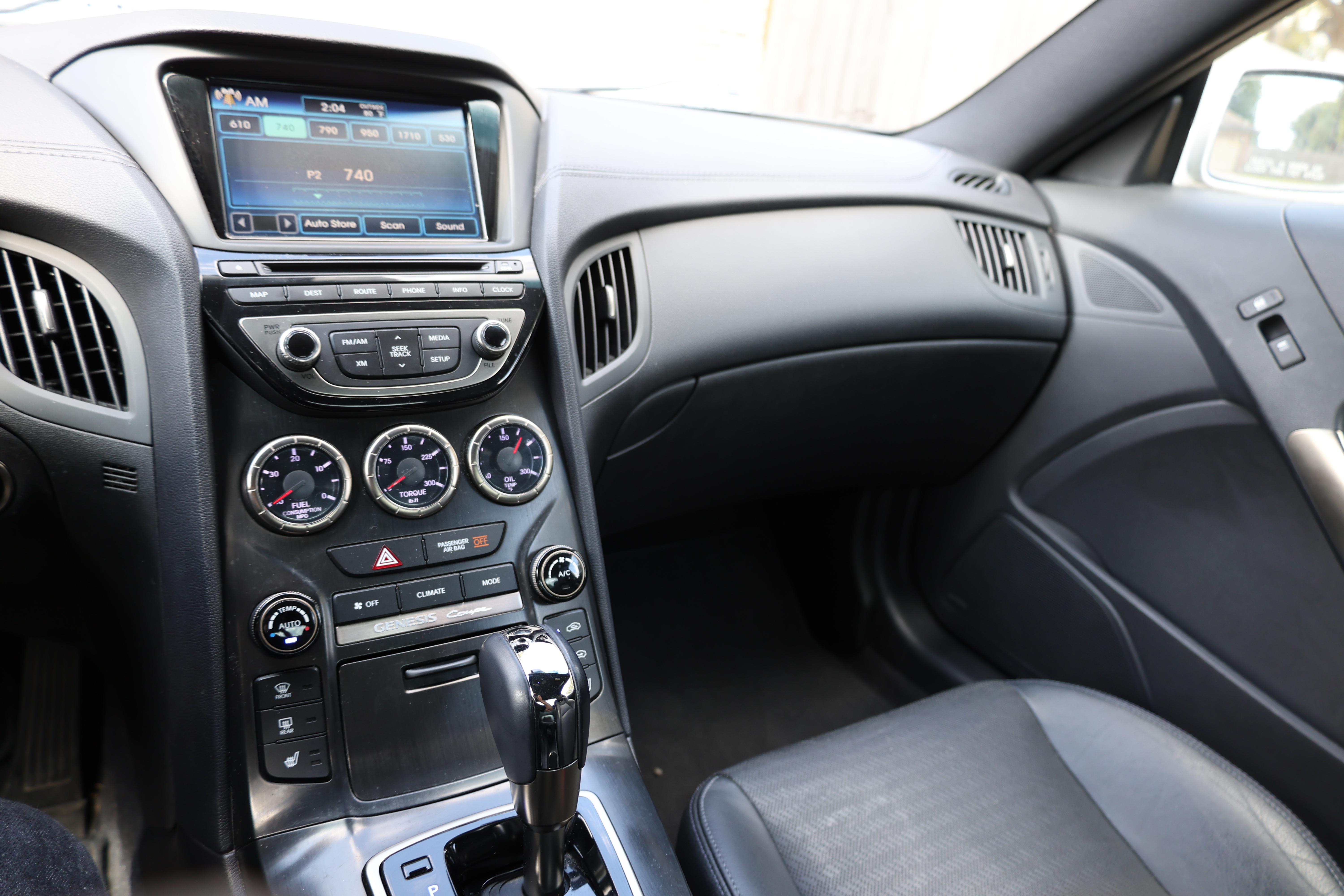 Used 2013 Hyundai Genesis 3.8 RWD image 11