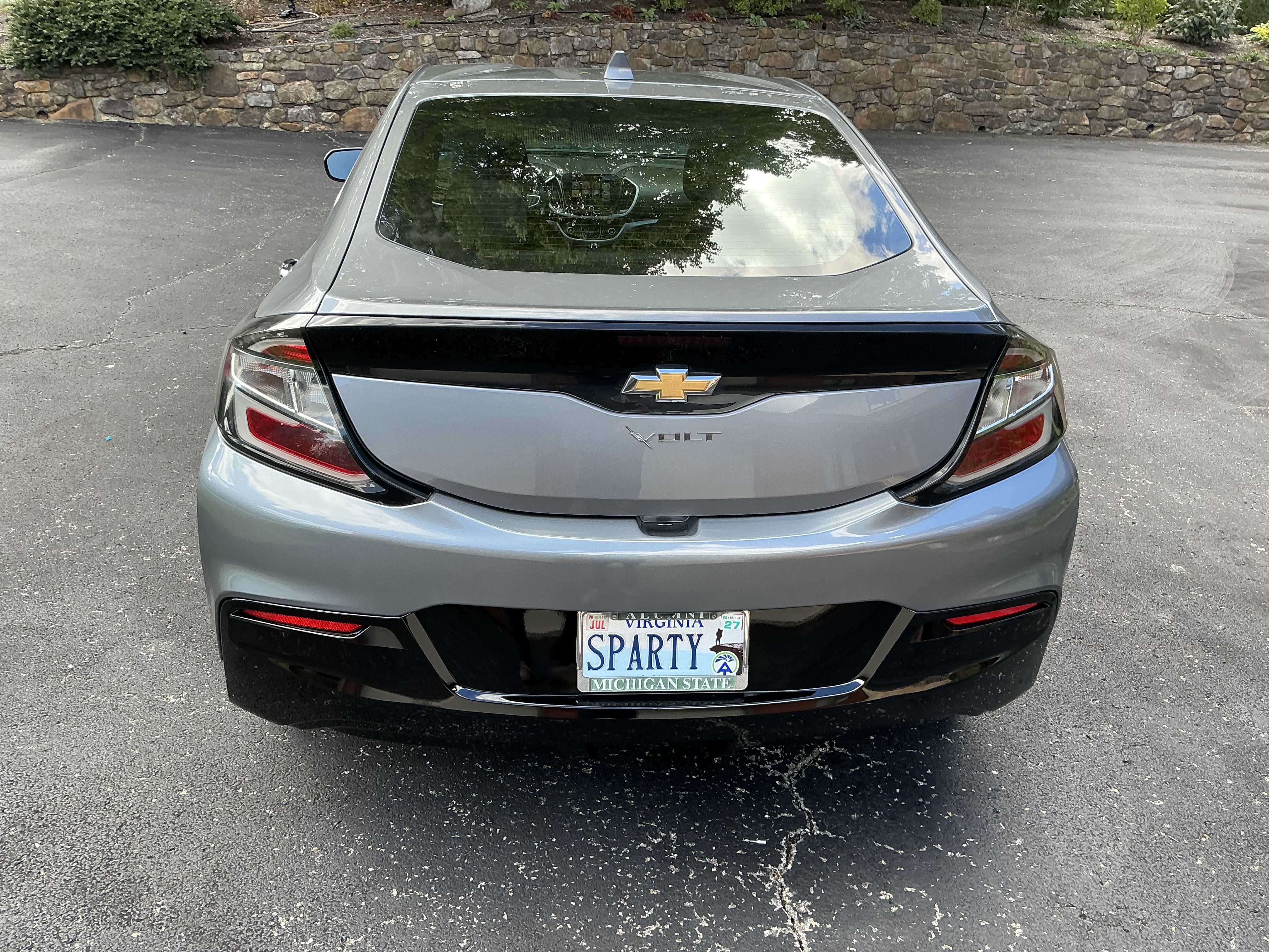 Used 2018 Chevrolet Volt LT w/ Comfort Package FWD image 4