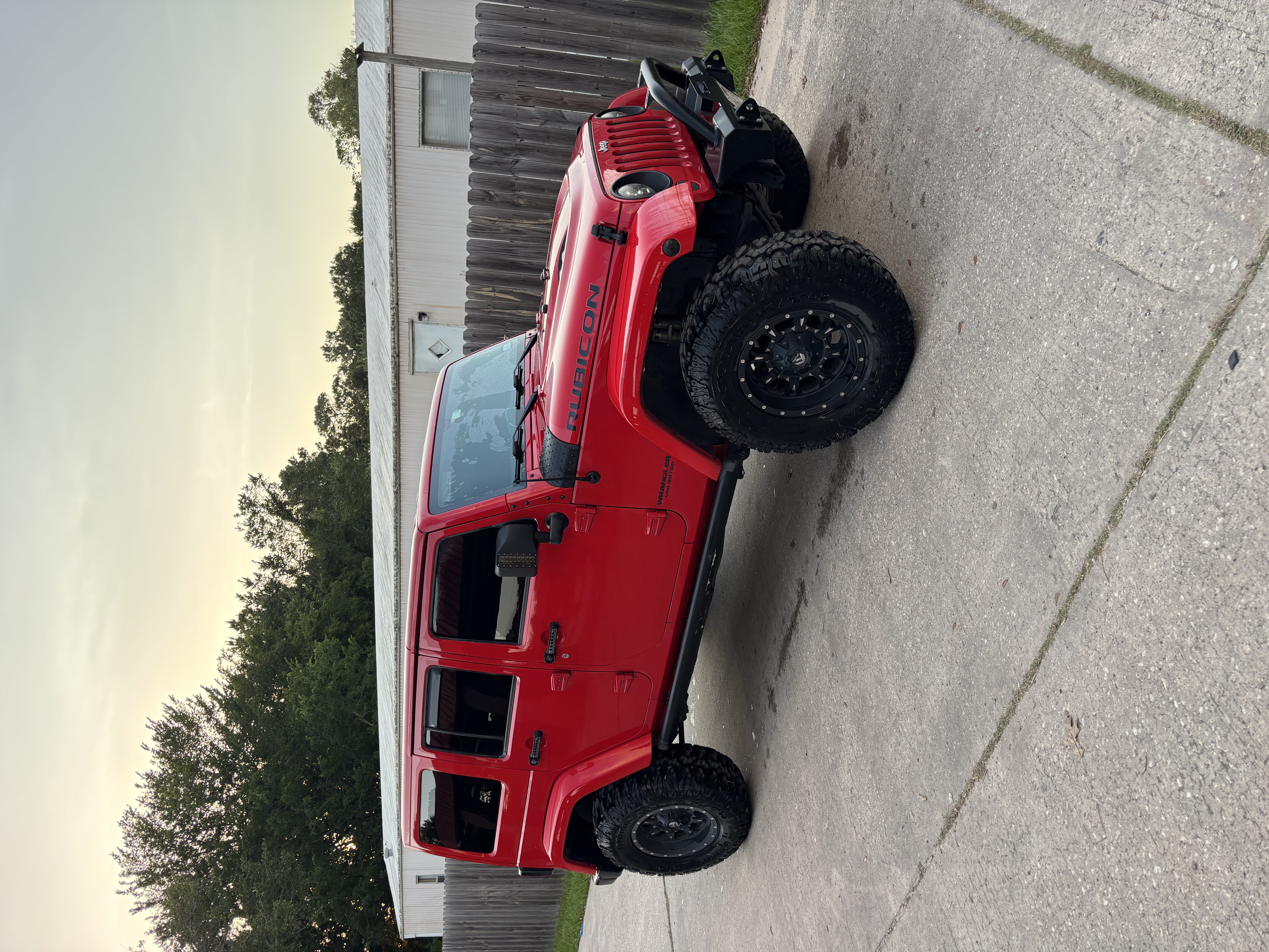Used 2016 Jeep Wrangler Unlimited Rubicon AWD/4WD image 2