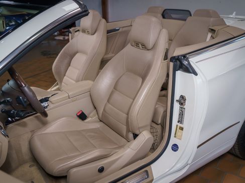 Used 2011 Mercedes-Benz E 350 Cabriolet image 5
