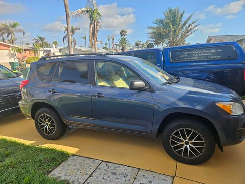 Used 2010 Toyota RAV4 2WD image 5