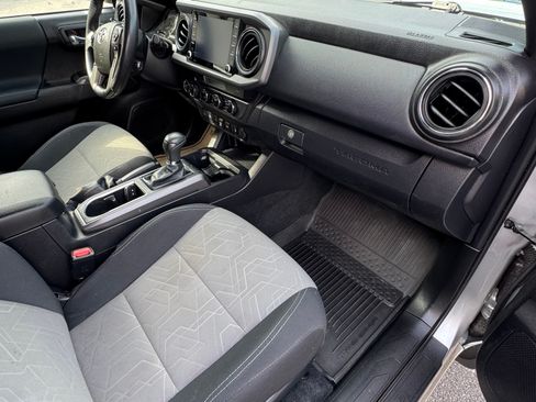 Used 2023 Toyota Tacoma TRD Sport w/ Technology Package AWD/4WD image 16