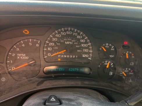 Used 2006 Chevrolet Silverado 3500 4x4 Regular Cab w/ Snow Plow Prep Package image 5