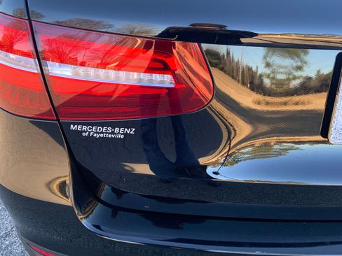 Used 2019 Mercedes-Benz GLC 300 image 8