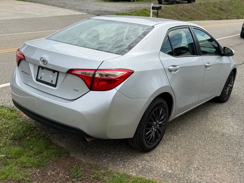Used 2017 Toyota Corolla LE image 4