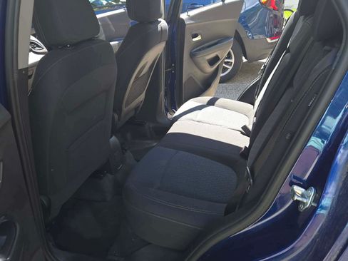 Used 2017 Chevrolet Trax LS AWD/4WD image 12