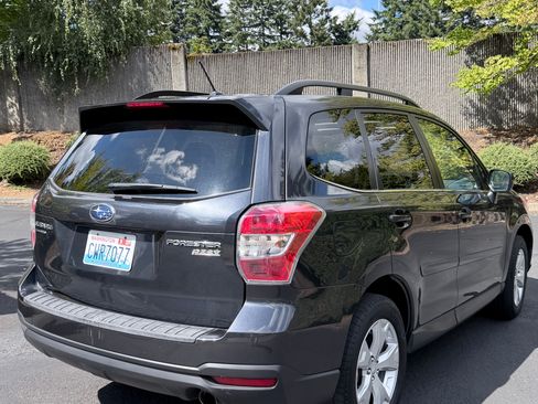 Used 2014 Subaru Forester 2.5i Limited w/ Popular Package #1 AWD/4WD image 2