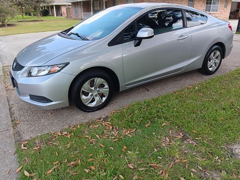 Used 2013 Honda Civic LX image 2