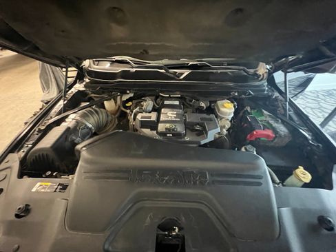 Used 2019 RAM 3500 Laramie image 19