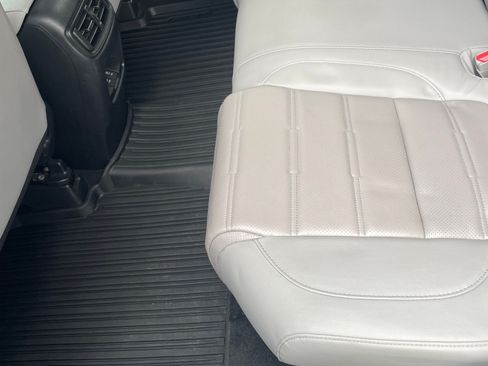 Used 2019 Honda CR-V EX-L image 17