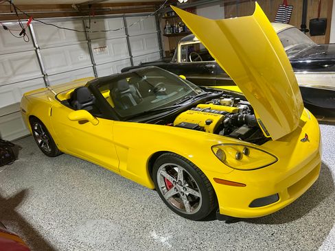 Used 2006 Chevrolet Corvette Convertible w/ Preferred Equipment Group image 1