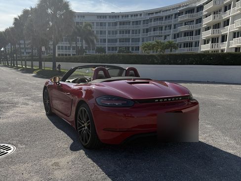Used 2017 Porsche 718 Boxster S RWD image 15