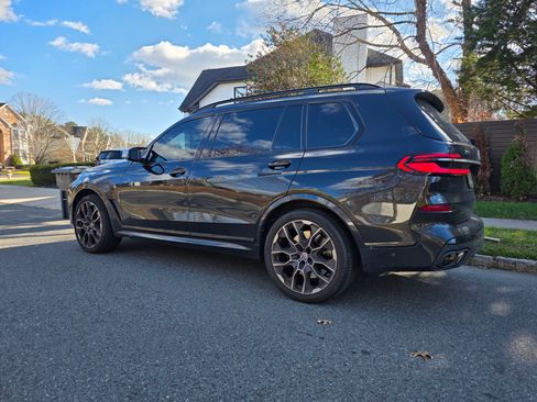 Used 2023 BMW X7 M60i w/ Executive Package image 5