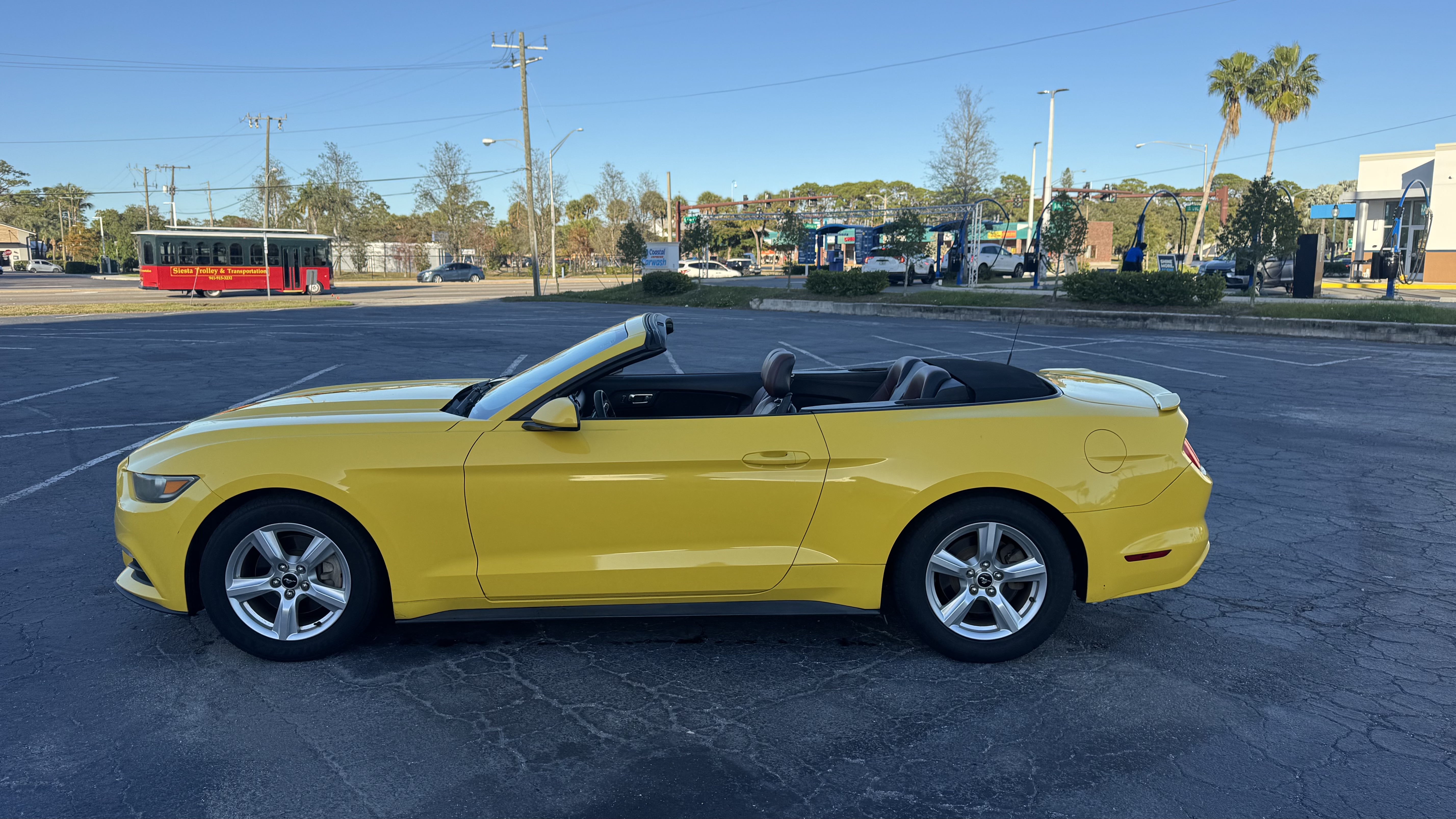 Used 2015 Ford Mustang Convertible RWD image 10
