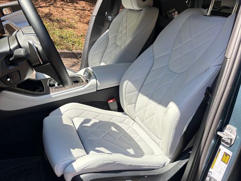 Used 2025 BMW X5 xDrive40i w/ Premium Package image 5