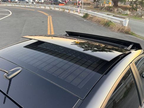 Used 2015 Toyota Prius Four image 8