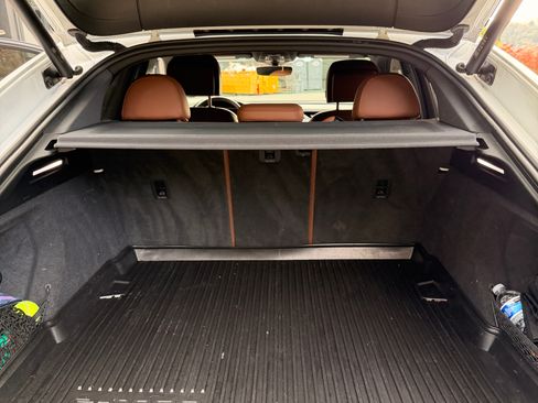 Used 2021 Audi e-tron Prestige w/ Prestige Package image 19