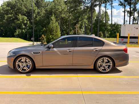 Used 2016 BMW M5 RWD image 4