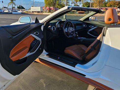 Used 2017 Chevrolet Camaro SS image 20