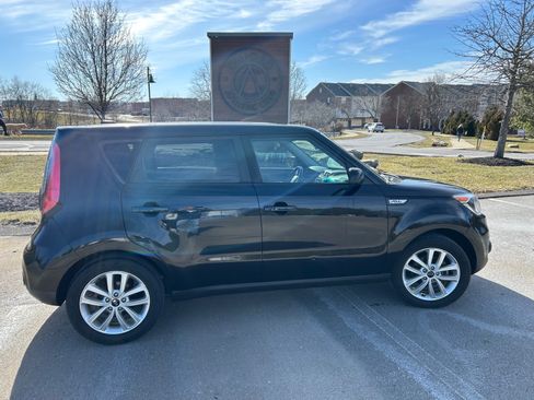 Used 2017 Kia Soul + w/ Audio Package image 5