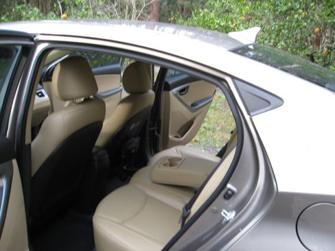 Used 2013 Hyundai Elantra Limited w/ Technology Pkg image 6