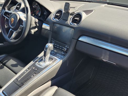 Used 2018 Porsche 718 Cayman S image 14