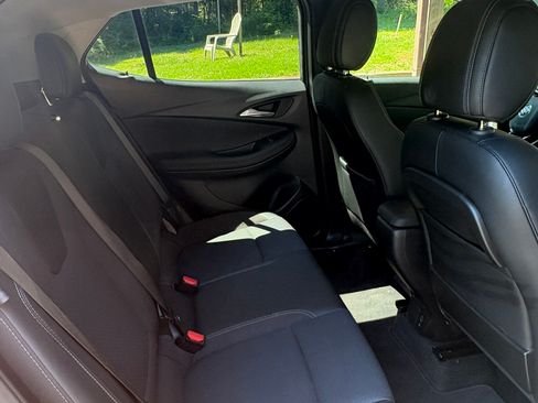 Used 2021 Buick Encore GX Preferred w/ Cold Weather Comfort Package FWD image 2