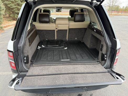 Used 2021 Land Rover Range Rover P525 Westminster Edition image 17