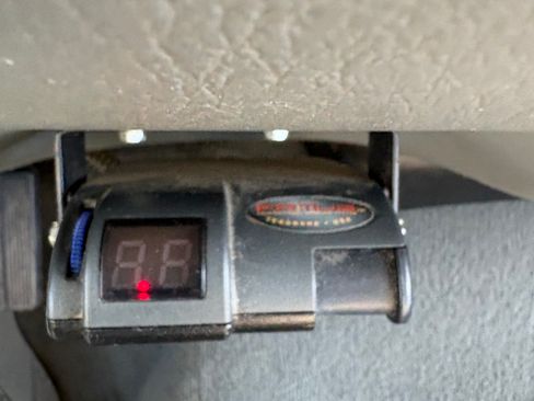 Used 2004 Ford F250 XLT image 9