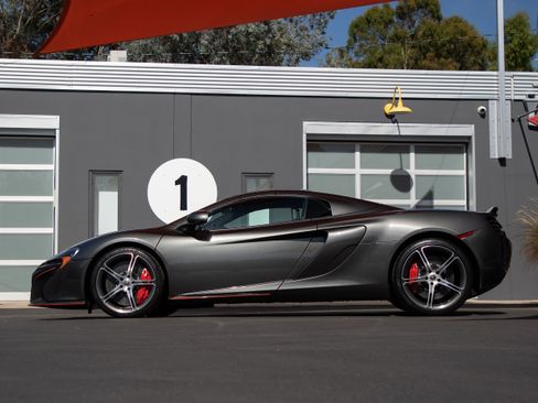 Used 2015 McLaren 650S Spider RWD image 5
