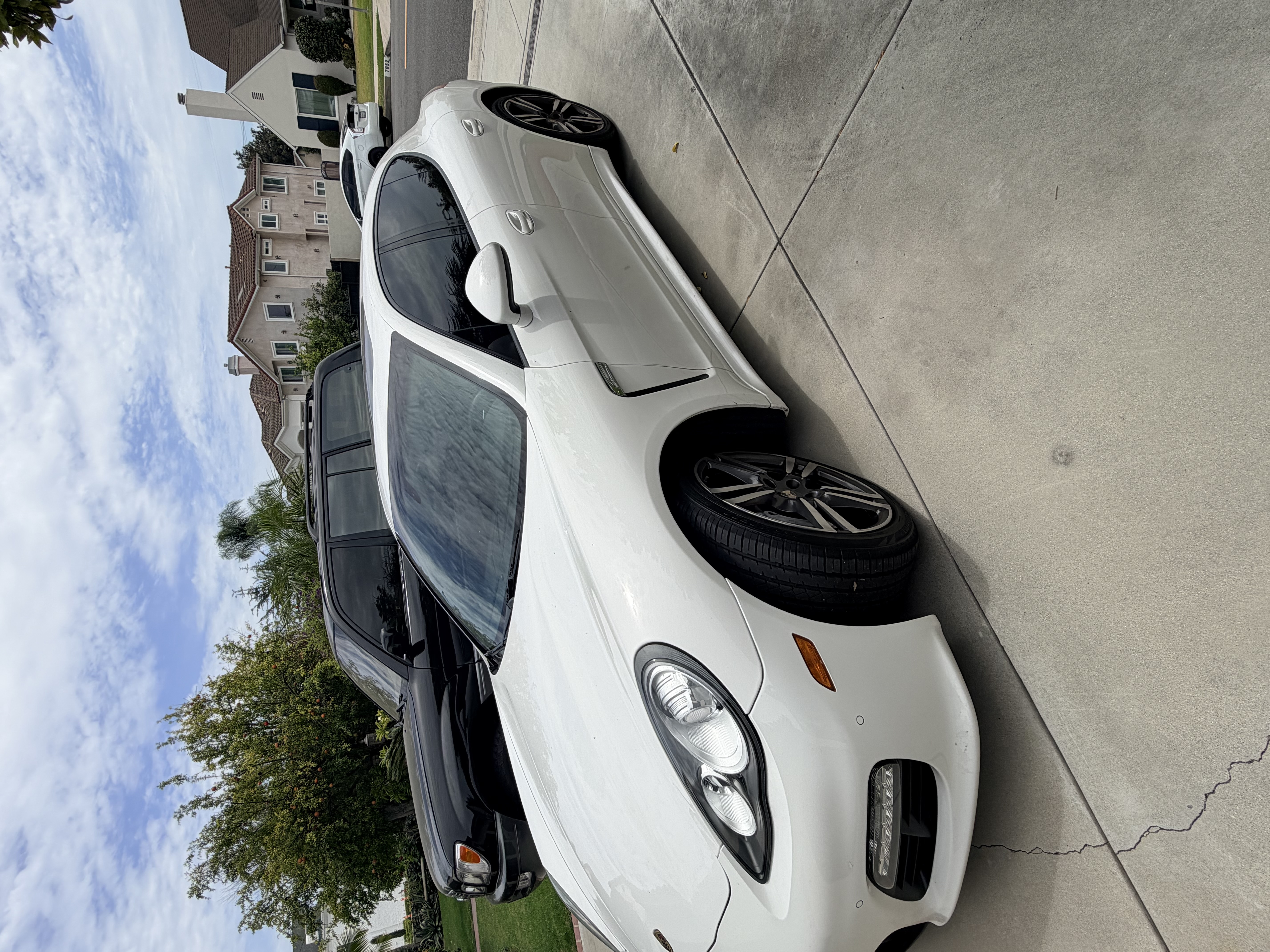 Used 2012 Porsche Panamera RWD image 2