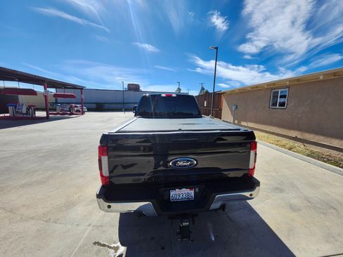 Used 2019 Ford F250 Lariat w/ Lariat Ultimate Package image 4