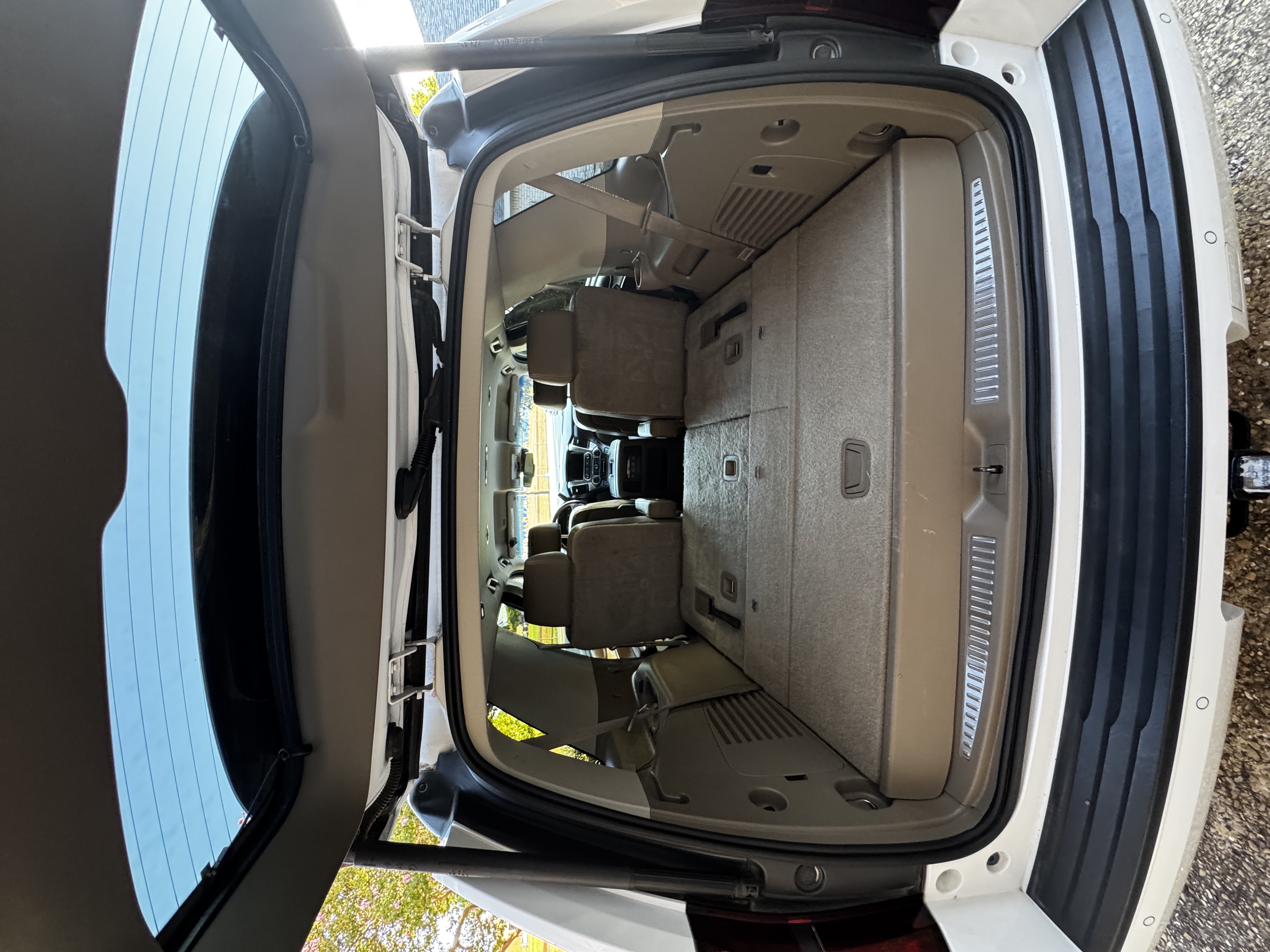 Used 2015 Chevrolet Tahoe LT RWD image 16